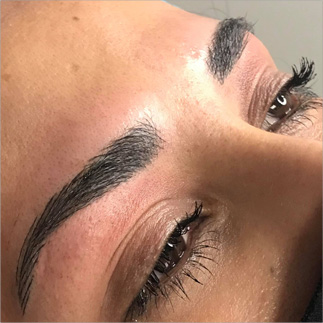 sourcils poil à poil